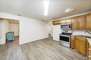 907 N Lamb St, Bowie, TX 76230 - Photo 8