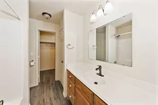 907 N Lamb St, Bowie, TX 76230 - Photo 14