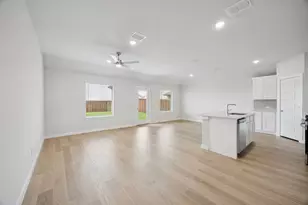 853 Rockcloud Dr, Fort Worth, TX 76052 - Photo 10