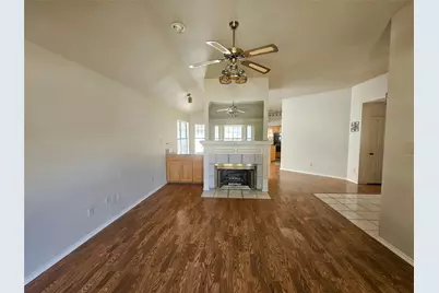 5817 Fox Hunt Drive, Arlington, TX 76017 - Photo 8