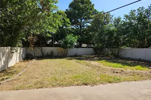 5817 Fox Hunt Dr, Arlington, TX 76017 - Photo 2