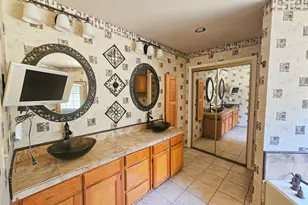 5817 Fox Hunt Dr, Arlington, TX 76017 - Photo 6