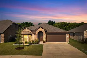 317 Rock Sparrow Ln, Alvarado, TX 76009 - Photo 2