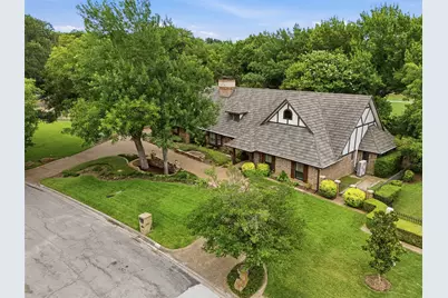 3805 Hollow Creek Road, Benbrook, TX 76116 - Photo 36