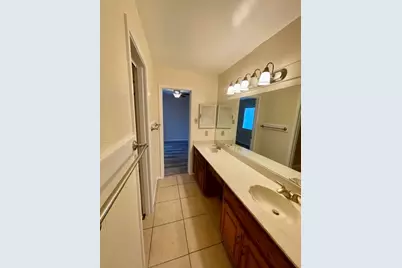 1915 S 10th #110, Waco, TX 76706 - Photo 6