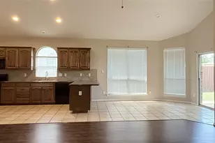 7810 Corona Ct, Arlington, TX 76002 - Photo 6