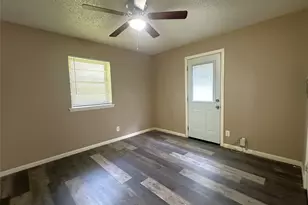 1915 Leslie St, Denton, TX 76205 - Photo 16