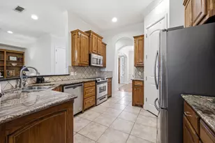 710 Knott Ct, Euless, TX 76039 - Photo 14