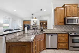 710 Knott Ct, Euless, TX 76039 - Photo 12