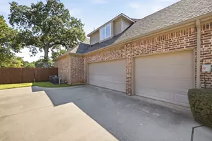 710 Knott Ct, Euless, TX 76039 - Photo 2