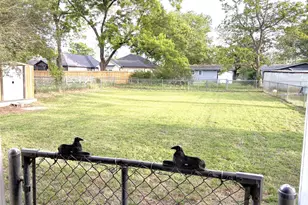 1032 W Florence St, Denison, TX 75020 - Photo 12