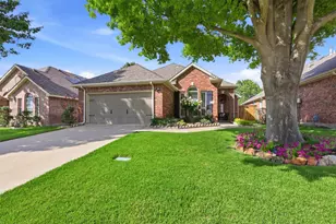 8813 Edinburgh Ln, Rowlett, TX 75089 - Photo 1