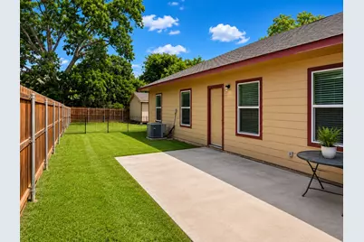 719 E 6th Street, Bonham, TX 75418 - Photo 18