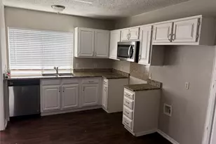 1206 Brook Hill Ln, Arlington, TX 76014 - Photo 10