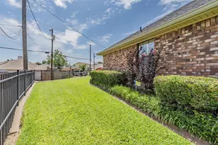 2520 Pecan Grove Ct, Irving, TX 75060 - Photo 4