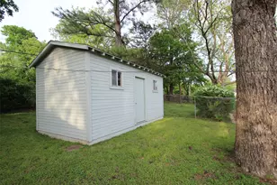 1415 W Crawford St, Denison, TX 75020 - Photo 30