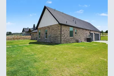 328 Slimp Bluff Avenue, Azle, TX 76020 - Photo 4