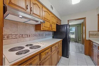 2506 Glen Court, Irving, TX 75062 - Photo 10