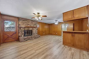 2506 Glen Ct, Irving, TX 75062 - Photo 6