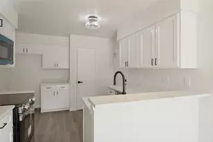 2100 Misty Meadow Ct, Carrollton, TX 75006 - Photo 8