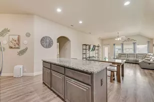 102 Cimmaron Ct, Alvarado, TX 76009 - Photo 8