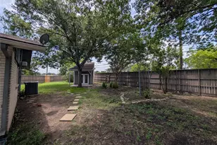 2703 Runningbrook Ln, Dallas, TX 75228 - Photo 22