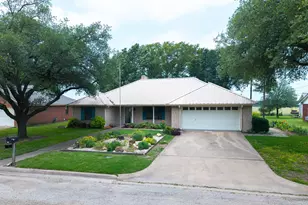 812 Crestline Dr, Mexia, TX 76667 - Photo 4
