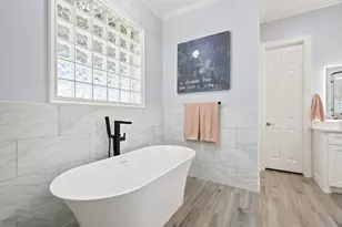 8221 Thornhill Dr, North Richland Hills, TX 76182 - Photo 22