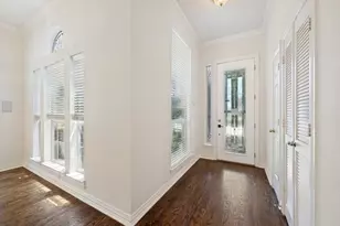 9703 Raven Ln, Irving, TX 75063 - Photo 4