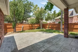 9703 Raven Ln, Irving, TX 75063 - Photo 24