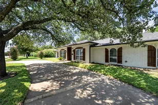 3115 Walnut Hill Ln, Dallas, TX 75229 - Photo 2