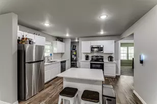 2805 Springdale Rd, Fort Worth, TX 76111 - Photo 10