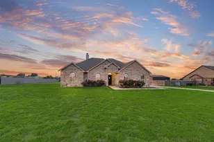 3408 Chinaberry Ln, Joshua, TX 76058 - Photo 2
