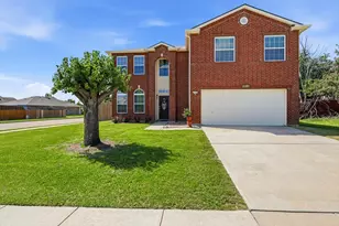 8012 Clear River Ln, Denton, TX 76210 - Photo 2