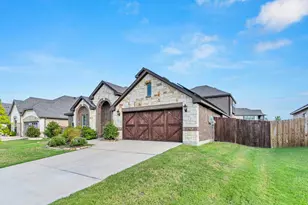 512 Strait Ln, Waxahachie, TX 75165 - Photo 2