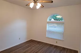 1000 Springdale Rd, Bedford, TX 76021 - Photo 20
