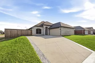 9101 Autumn Falls Dr, Fort Worth, TX 76118 - Photo 1