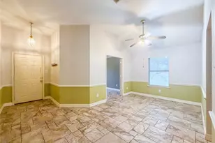 2752 Scarborough Dr, Grand Prairie, TX 75052 - Photo 4