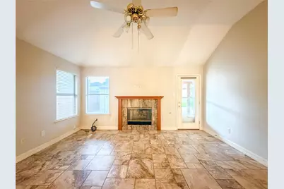 2752 Scarborough Drive, Grand Prairie, TX 75052 - Photo 8