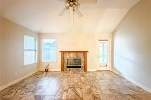 2752 Scarborough Dr, Grand Prairie, TX 75052 - Photo 8