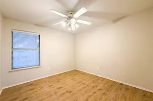 2752 Scarborough Dr, Grand Prairie, TX 75052 - Photo 16