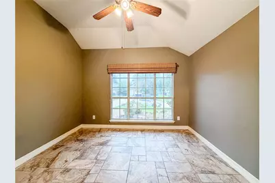 2752 Scarborough Drive, Grand Prairie, TX 75052 - Photo 6
