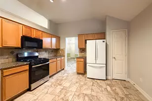 2752 Scarborough Dr, Grand Prairie, TX 75052 - Photo 10