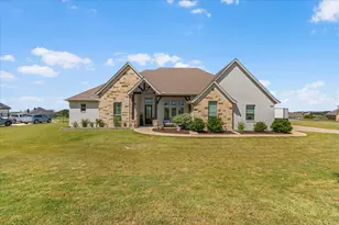329 Palo Alto Dr, Springtown, TX 76082 - Photo 2
