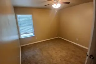 728 W Walker St, Denison, TX 75020 - Photo 4