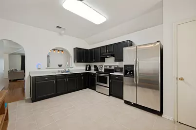 820 Wyndham Place, Arlington, TX 76017 - Photo 8