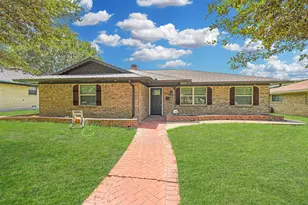 5429 Enderly Pl, Dallas, TX 75227 - Photo 2