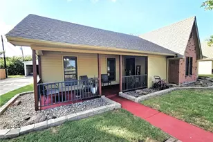 804 Crestline Dr, Mexia, TX 76667 - Photo 2