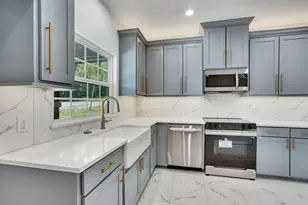 800 Crow Ct, Granbury, TX 76048 - Photo 8