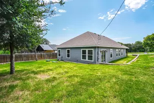 800 Crow Ct, Granbury, TX 76048 - Photo 40